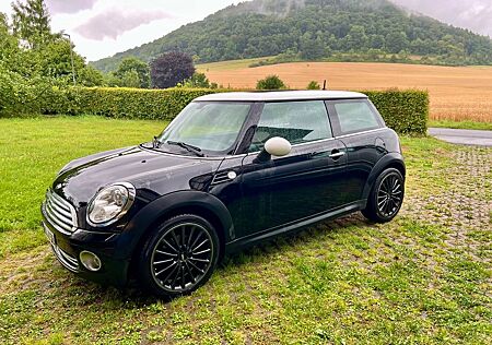 Mini Cooper 1,6 122 PS Panorama-Dach