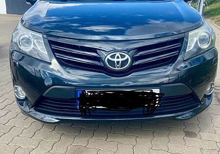Toyota Avensis Combi 2,2-l-D-4D Automatik Comfort C...