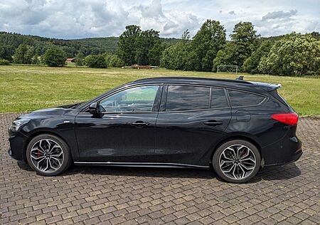 Ford Focus 1,5 EcoBoost 110kW ST-Line Turnier schwarz