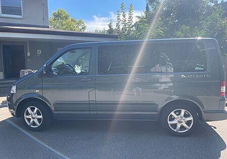VW T5 Multivan Volkswagen Atlantis