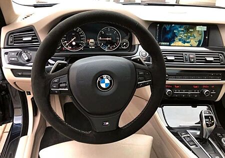BMW 520d xDrive Touring A Luxury Line Luxury Line