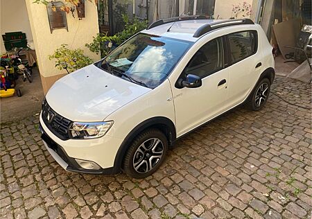 Dacia Sandero TCe 90 Scheckheft! TÜV, Service neu!