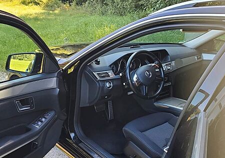 Mercedes-Benz E 250 BlueTEC 4MATIC T ELEGANCE Autom. S ELEGANC