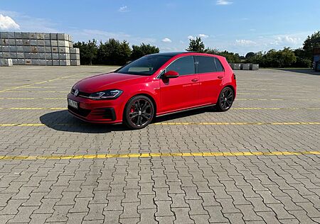 VW Golf Volkswagen 2.0 TSI GTI Performance GTI Performance