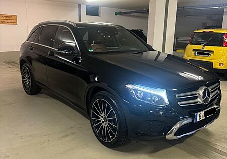Mercedes-Benz GLC 250 d 4MATIC Autom. - Pano,360°,Distr, Burm.