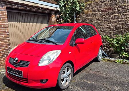 Toyota Yaris 1,3-l-VVT-i Luna Luna