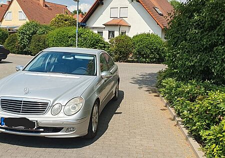 Mercedes-Benz E 320 AVANTGARDE Avantgarde