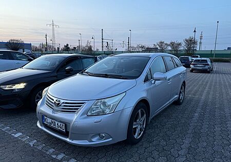 Toyota Avensis Combi Executive 2.2 D-4D Executive