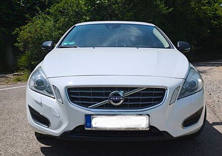 Volvo S60 T5 2,5Ltr., 184 KW, Leder, KeylesGo