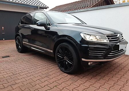 VW Touareg Volkswagen 3.0 V6 TDI R-line Tiptronic -
