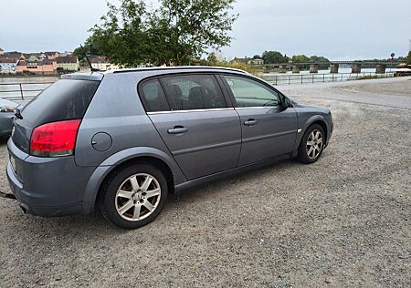 Opel Signum 2.2 Direct mit AHK und Tüv 9/27