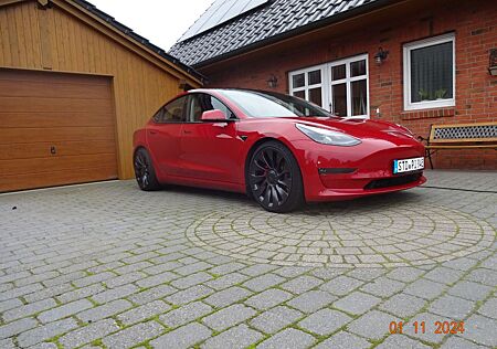 Tesla Model 3 Performa...