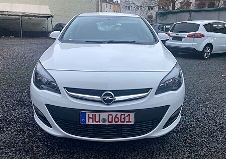 Opel Astra J Lim. 5-trg. Edition