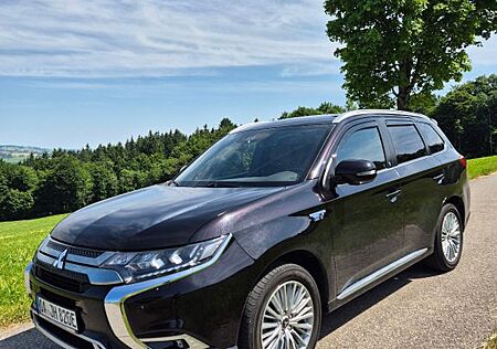 Mitsubishi Plug in Hybrid Outlander Outlander PHEV 2.4 TOP 4WD Leder Navi