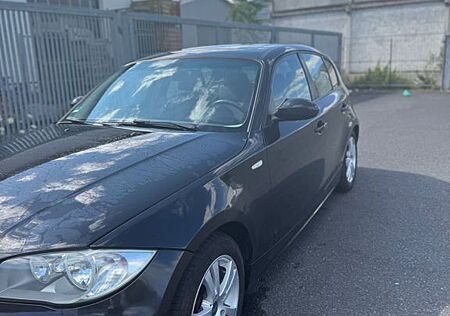 BMW 116i * TÜV NEU * SCHECKHEFT *BREMSEN NEU*AC*PDC