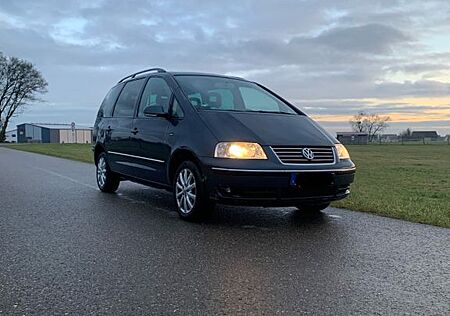 VW Sharan Volkswagen 1.9TDI 96kW Comfortline Family Comfor...