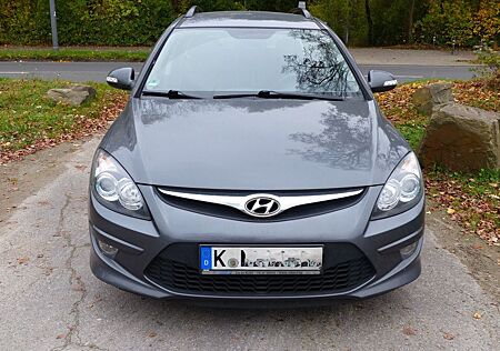 Hyundai i30 CW 1.6 CRDi Style Klimaaut. 8-fach ALU Euro5