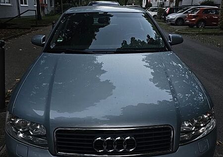 Audi A4 2.0 FSI multitronic -