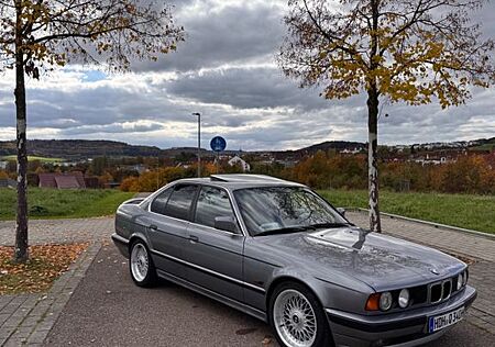 BMW 525i 24 V