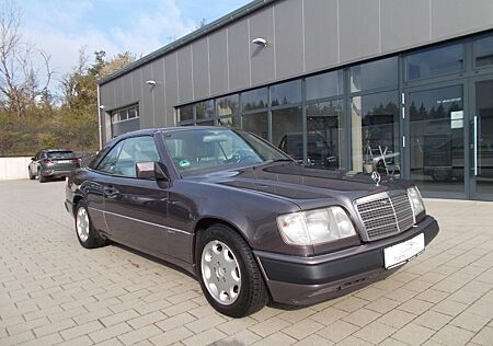 Mercedes-Benz 300 CE-24 Cabriolet