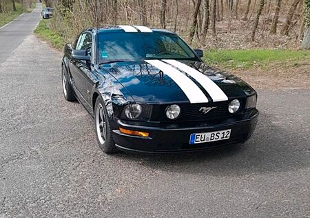 Ford Mustang GT 4.6 V8 LPG Leder Tüv Neu