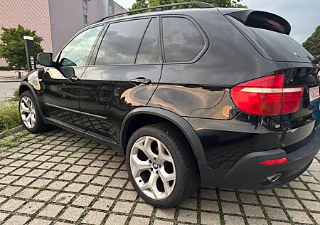 BMW X5 Baureihe 3.0d*XENON*LEDER*PANO*NAVI*AHK*