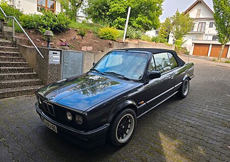 BMW 320 i Cabrio E30