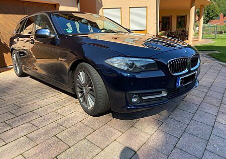 BMW 530d Touring A Luxury Line HUD Standheiz Leder