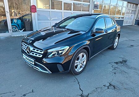 Mercedes-Benz GLA 200 GLA 200d Sport Navi/Panoramadach/18"