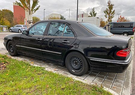 Mercedes-Benz E 240 Avantgarde