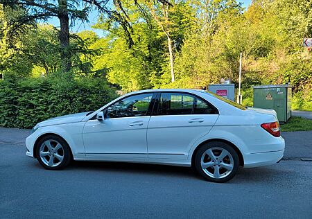 Mercedes-Benz C 180 AVANTGARDE PARKTRONIC 8-fach bereift