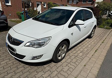 Opel Astra 1.4 Turbo 150 Jahre 103kW 150 Jah...