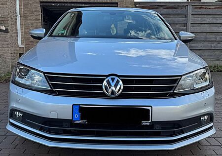 VW Jetta Volkswagen 2.0 TDI 110kW DSG BlueMotion Technology -
