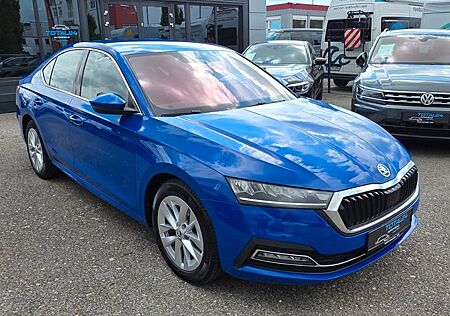 Skoda Octavia Lim./Cockpit/Navi/LED/HUD/AHK/Keyless/1H