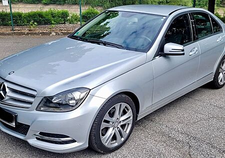 Mercedes-Benz C 180 Top gepflegter Mercedes Benz C180 W204 aus 2. Hd