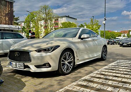 Infiniti Q60 2.0 Benzin Coupé -  Neue Batterien / TÜV