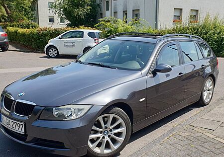 BMW 318i Touring -