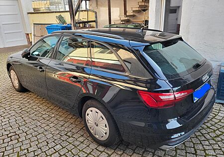 Audi A4 35 TFSI S tronic Avant -