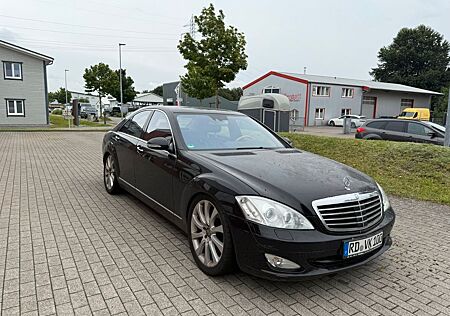 Mercedes-Benz S 500 -