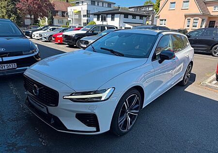 Volvo V60 Kombi Plus Dark Recharge Plug-In Hybrid AWD