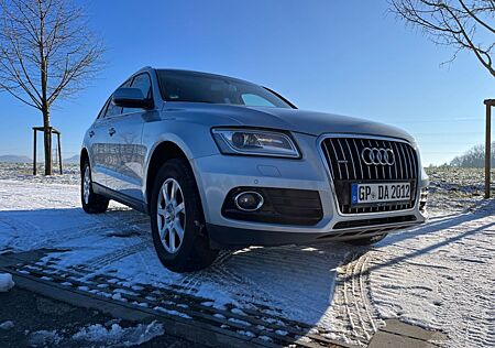 Audi Q5 *** 2.0 TDI Quattro/ Xenon/ PDC ***