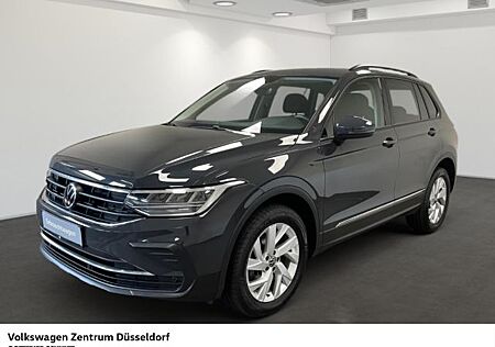 VW Tiguan Volkswagen Life 4Motion