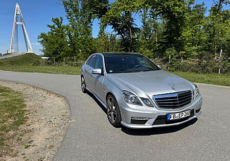Mercedes-Benz E 63 AMG /Pano/Memory-Massage/Keyless/Airmatic