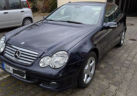 Mercedes-Benz C 180 Nur knapp 57.000 Km!