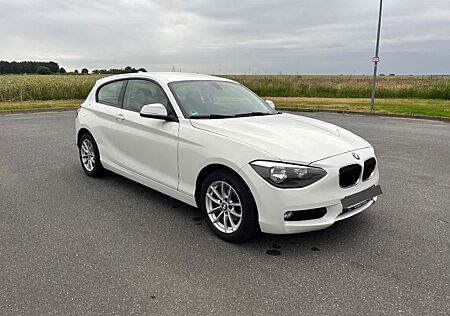 BMW 116i - F21