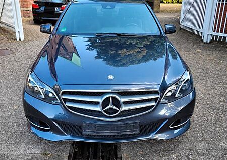 Mercedes-Benz E 200 AVANTGARDE