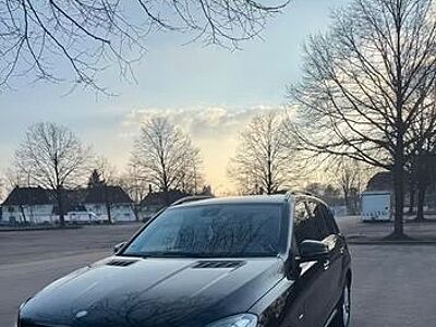 Mercedes-Benz ML 250 4MATIC -Schiebedach | Leder | AHK | Top