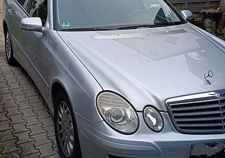 Mercedes-Benz E 200 KOMPRESSOR T CLASSIC Classic