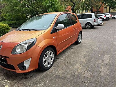 Renault Twingo GT TCE 100 GT 8 Fachbereift auf Alufelgen