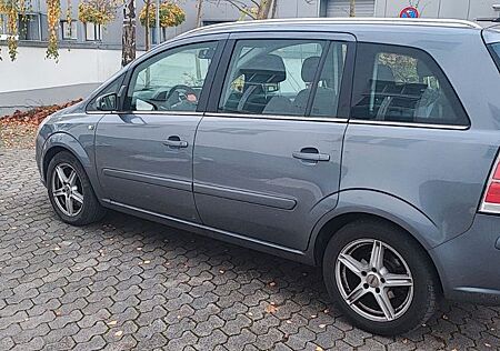 Opel Zafira 1.9 CDTI 88kW - TÜV Neu,KD Neu,Reifen Neu